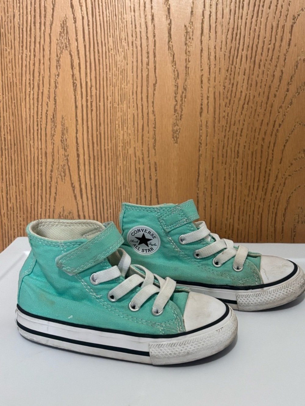 Converse Kids Turquoise High-Top Sneakers-size 7